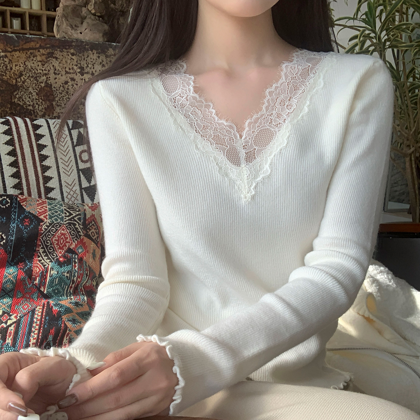 【V领蕾丝花边打底衫】减龄百搭