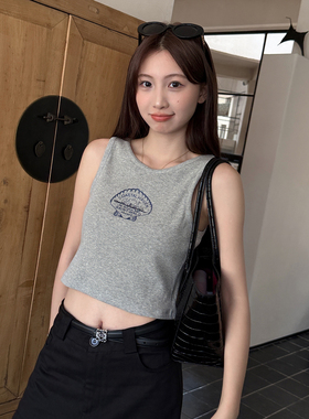 龙妹家灰色刺绣吊带背心女夏外穿2026新款韩系辣妹穿搭无袖小上衣