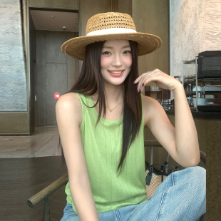 龙妹芥末绿色镂空吊带背心女夏外穿2026新款宽松遮副乳无袖小上衣