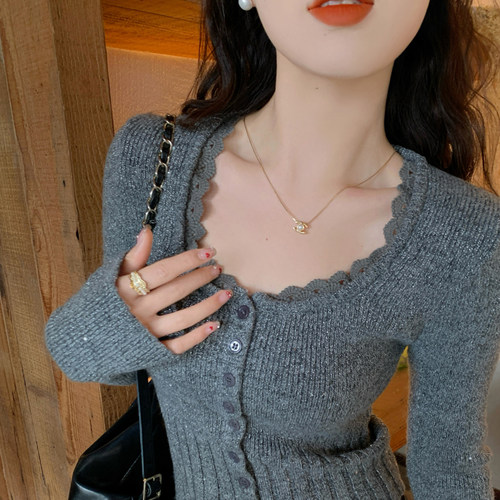 灰色低领木耳边针织打底衫内搭女