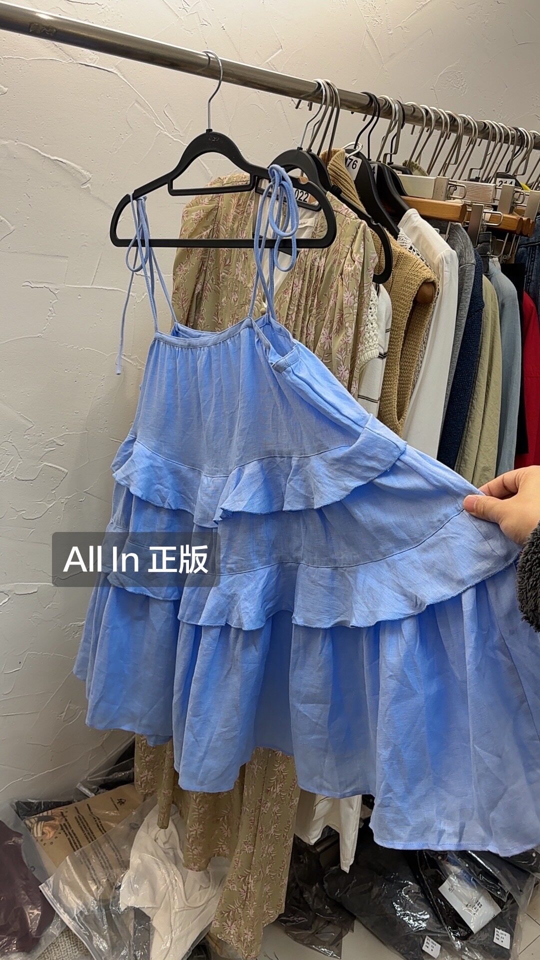 All In正版春夏新款 天蓝色肩带系绳宽松短款吊带裙连衣裙女