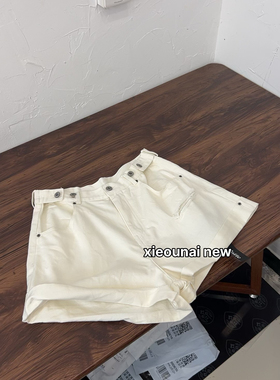 LATTE新款 百搭洋气白色牛仔短裤 腰部三个扣子可以调节