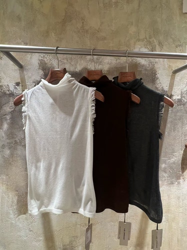 LQ LIMCIAO正版早秋新款 流苏边半高领纯色背心女
