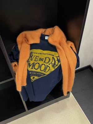 BELLATAG正版早秋新款 颜色撞色很好看的藏蓝色短袖T恤女