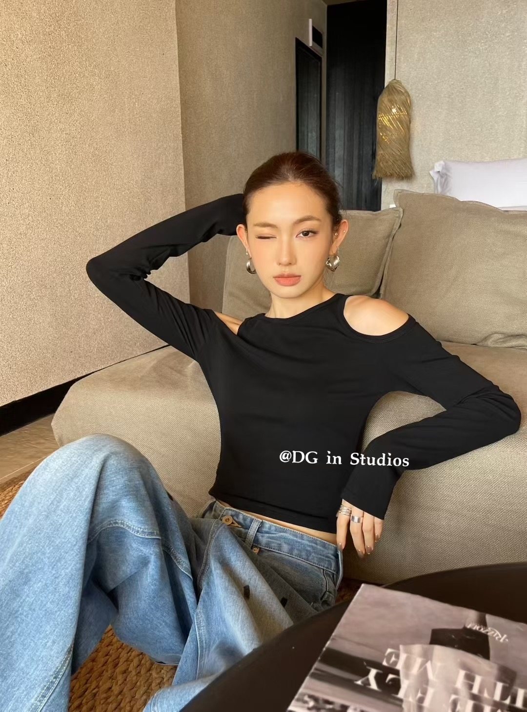 十三行DG正版 早秋新款紧身弹力漏肩长袖打底T恤女