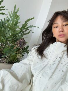 白色宽松夹克外套女 满钻感觉 模特自留春季 新款