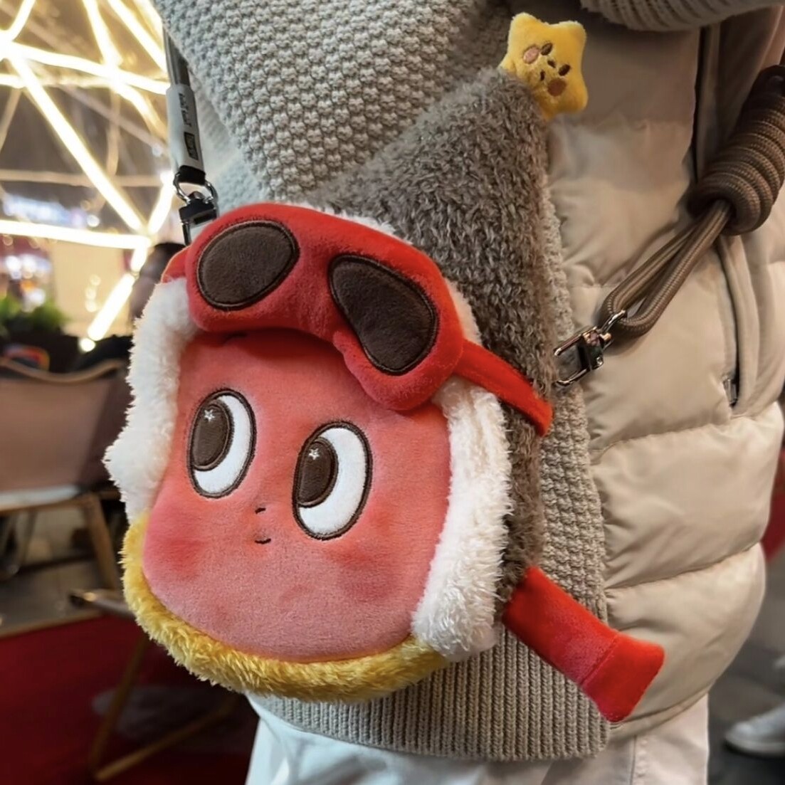 泡泡玛特卡塔尔飞行员星星人斜挎包儿童零钱包收纳包迷你小包包