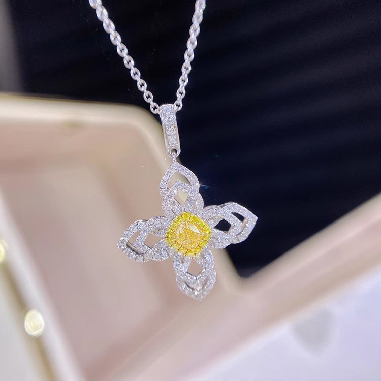 时尚轻奢满钻幸运草吊坠锁骨链简约气质百搭四叶草彩色黄钻项链