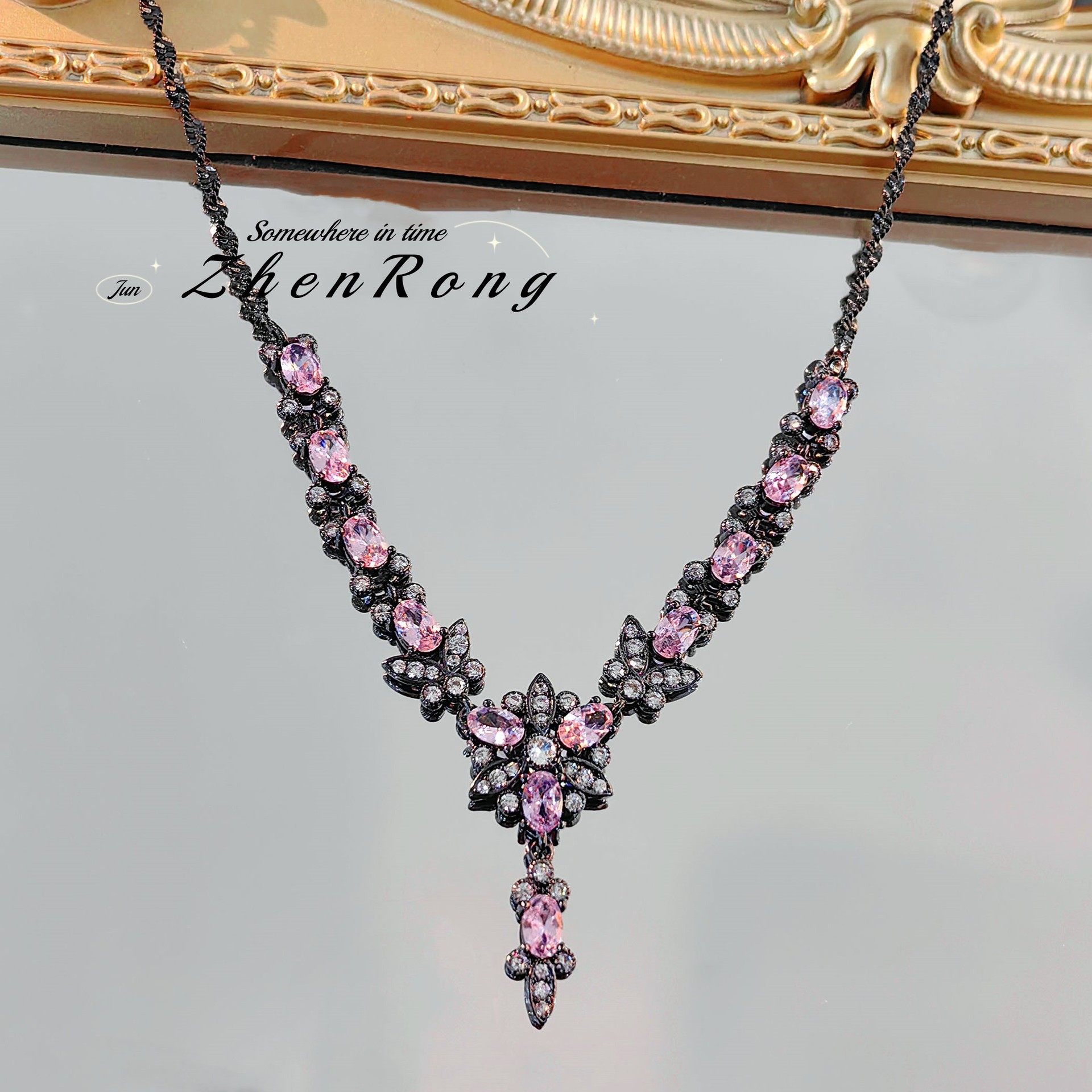 重工轻奢超仙蝴蝶粉钻项链微镶满钻阿盖尔粉水晶黑金蝴蝶结套链