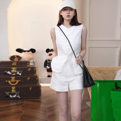 老钱风无袖马甲背心短裤套装女