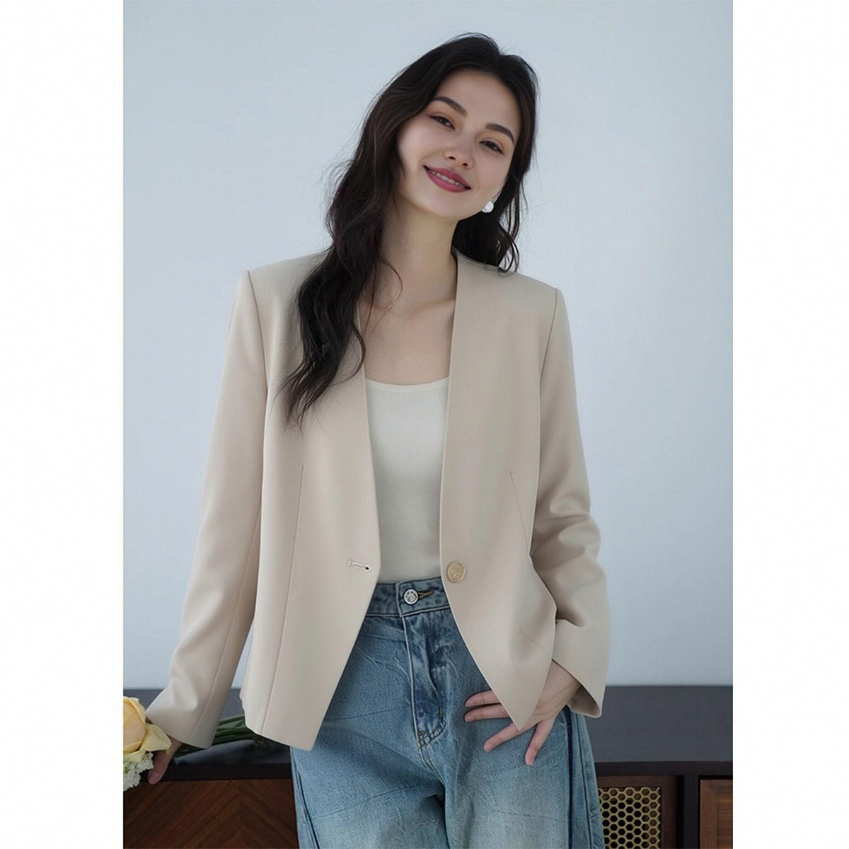 气质简约小个子西装外套女短款