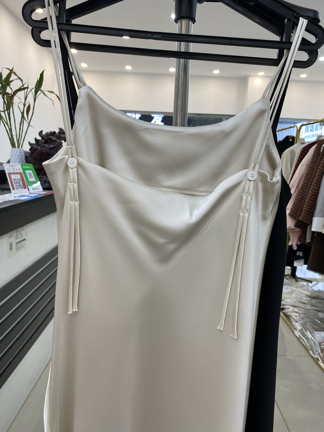 后背扣子系带吊带裙女长裙醋酸缎背心裙简约气质百搭裙子夏季,女装/女士精品,连衣裙,淘宝优惠券,粉丝福利购,淘宝优惠卷