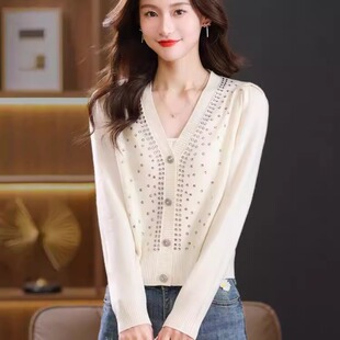 白领新款2024秋冬新款小香风V领钉珠羊毛针织开衫毛衣外套上衣
