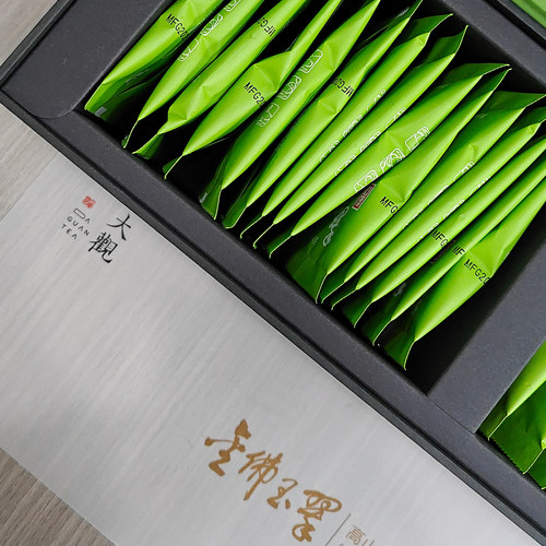南川特产金佛玉翠绿茶新茶礼盒装120克包邮大观茶叶30小袋分装