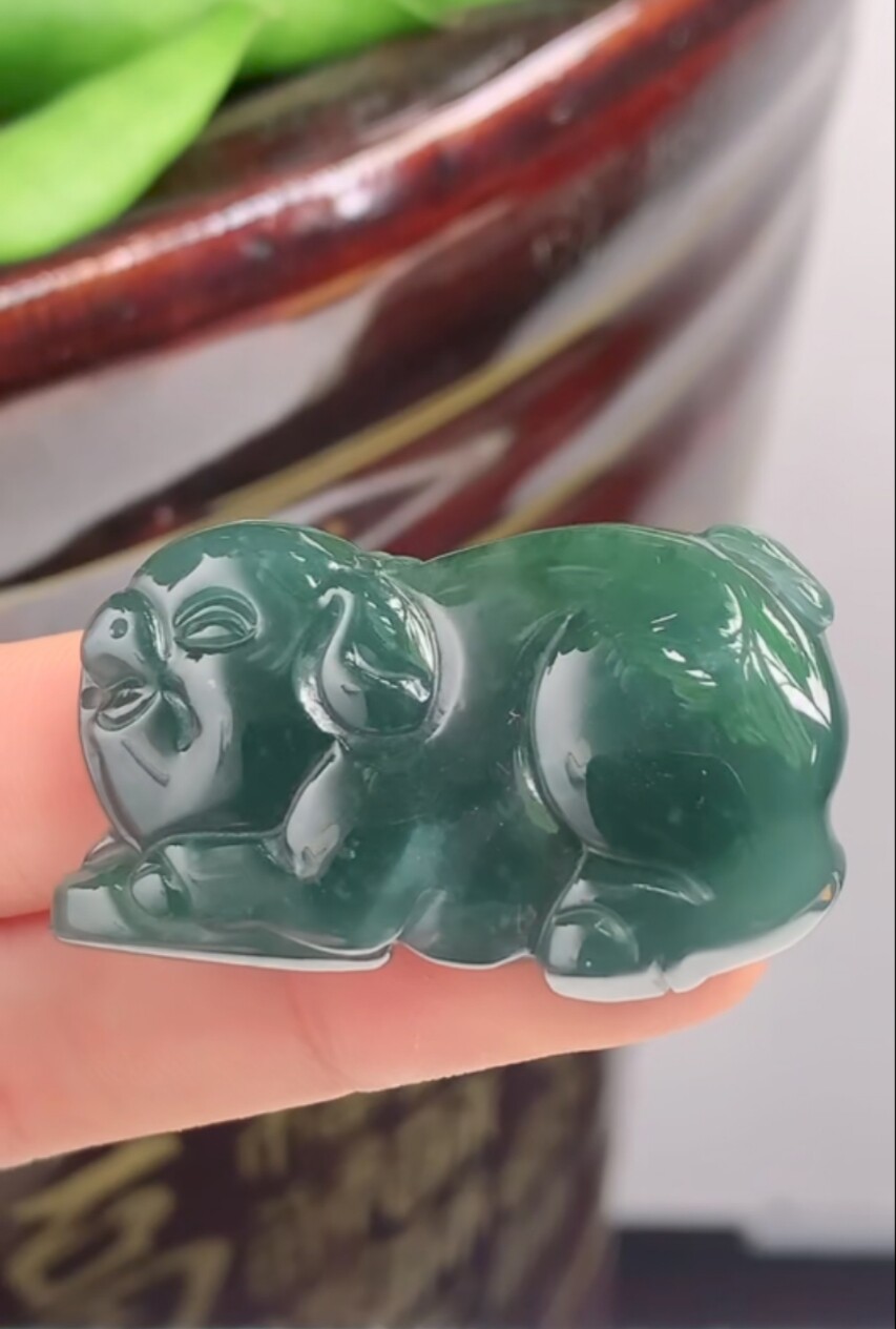 翡翠生肖猪玉坠冰蓝水料男女玉石挂件生肖玉佩猪吊坠翡翠蓝水玉猪