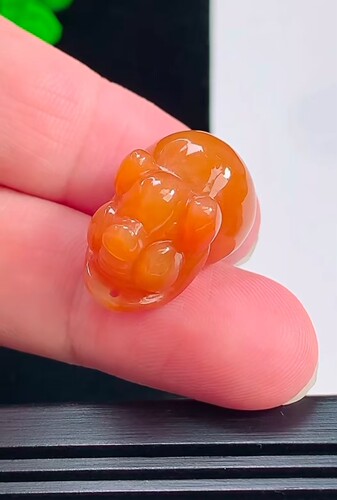 天然A货生肖猪玉佩男女款玉石挂件玉坠玉佩猪立体猪天然翡翠红翡