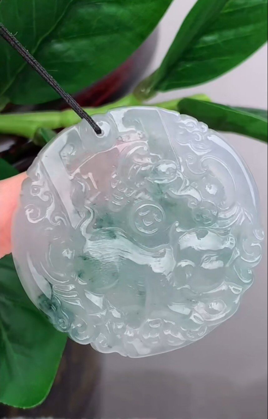 翡翠猪冰飘花玉牌缅甸正品天然老坑A货男女玉佩挂件翡翠冰种玉猪