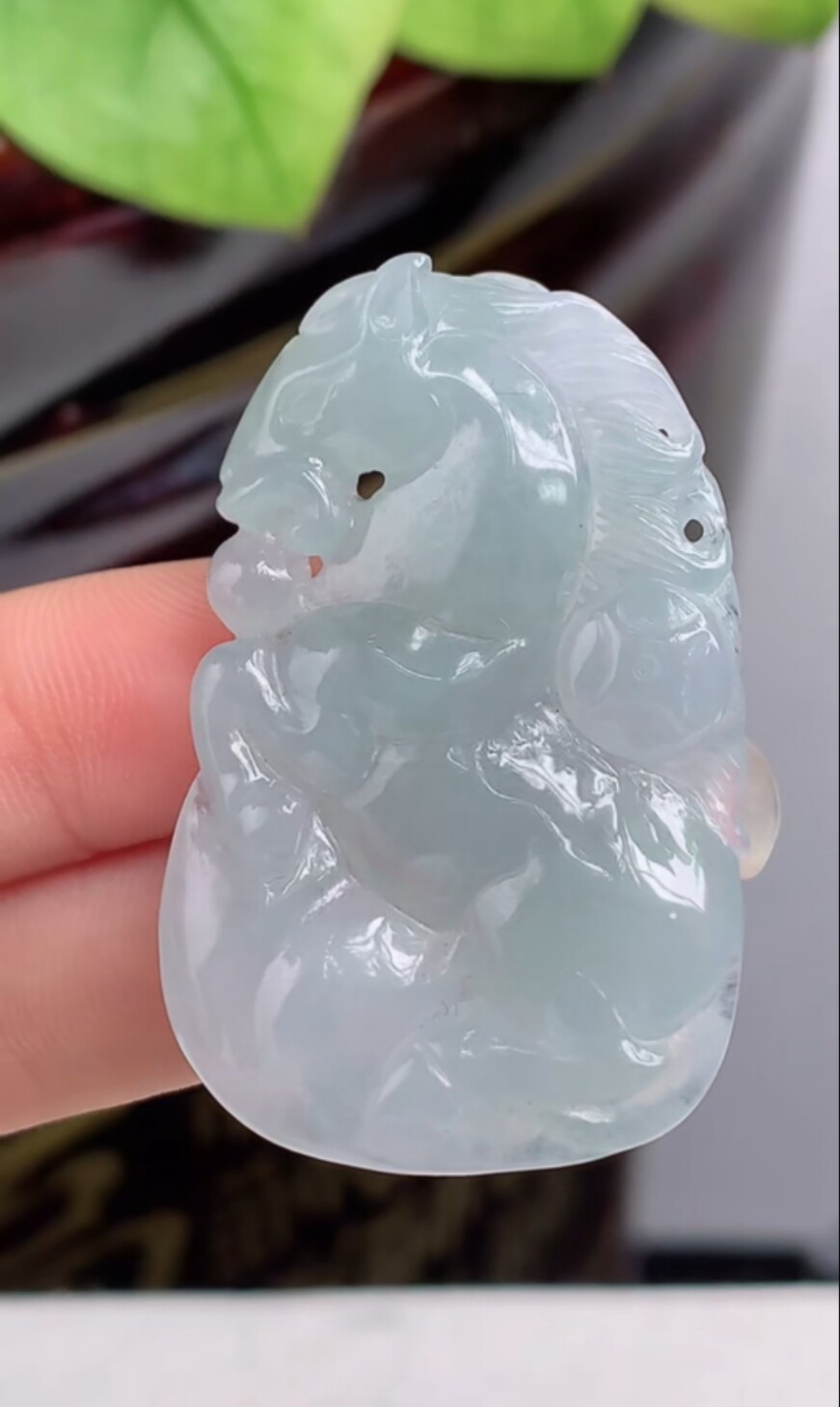 翡翠生肖马玉牌冰飘底绿缅甸天然老坑a货精雕男女玉石生肖玉佩马