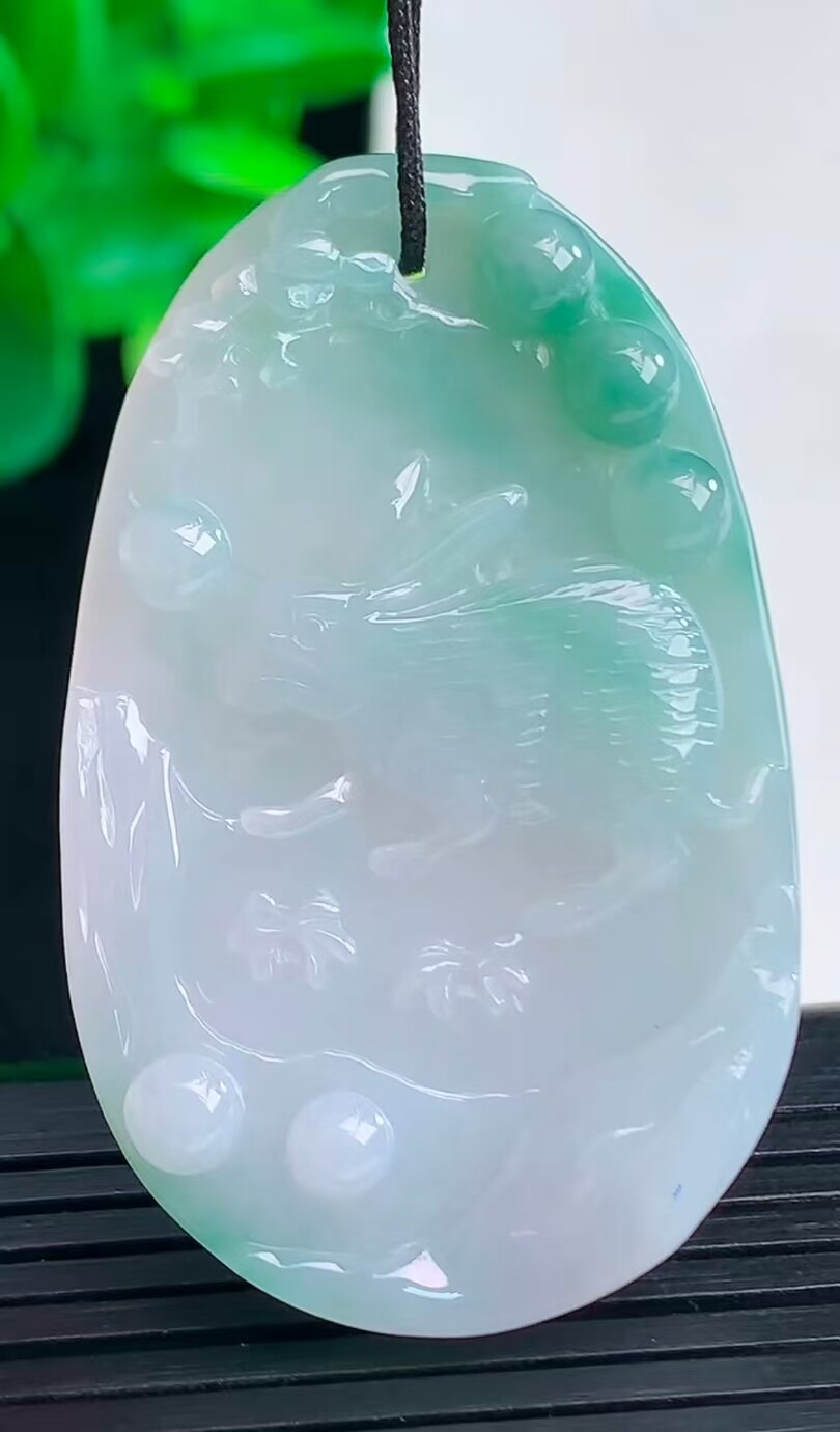 天然翡翠A冰飘绿生肖兔吊坠男女缅甸翡翠