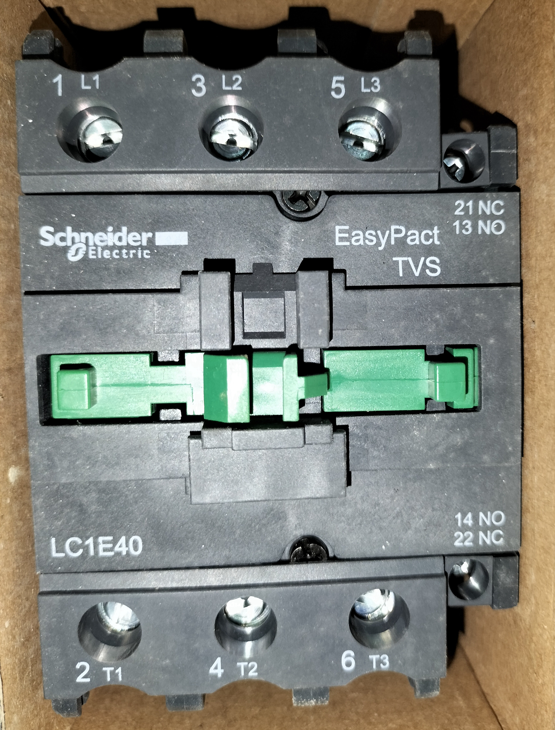 LC1E40M5N施耐德交流接触器LC1E3210M7N四常开交流接触器