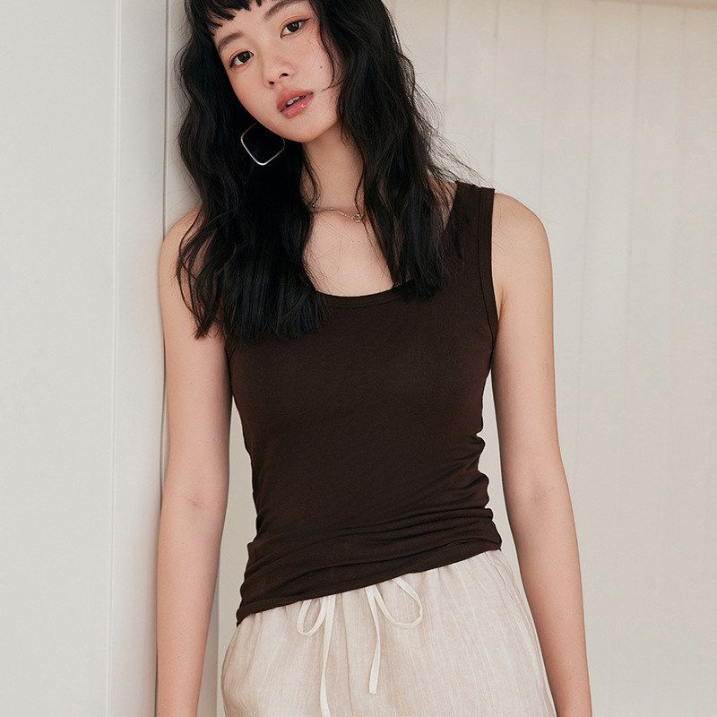 春夏纯色莱赛尔小吊带女2025图片