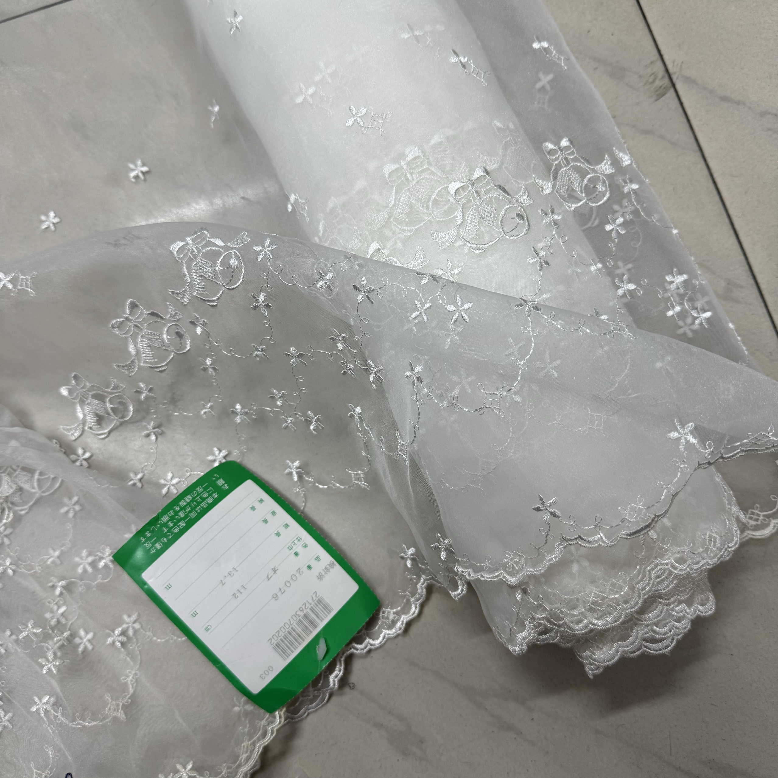日单欧根纱双边定位刺绣幅宽112cm薄透手工娃衣9元半米