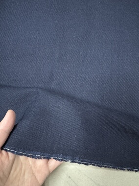 日单深蓝色斜纹纯棉幅宽112cm衬衫厚度一米130克9元半米