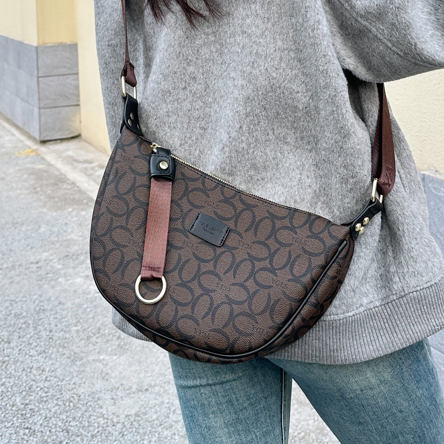 潮流个性女包新款真皮老花单肩包轻奢小众牛角水饺豌豆包斜挎中包,箱包皮具/热销女包/男包,牛角包,淘宝优惠券,粉丝福利购,淘宝优惠卷