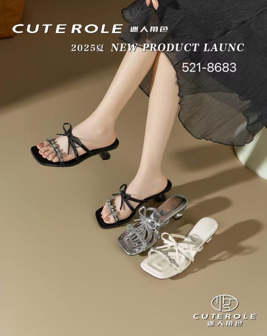 专柜正品迷人角色2025新款牛皮水钻链条蝴蝶结气质优雅猫跟凉拖