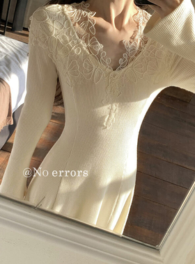 不出错No errors 重工蕾丝拼接v领大摆针织连衣裙 2025冬新款