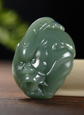 和田玉鸭蛋青碧玉龙挂件