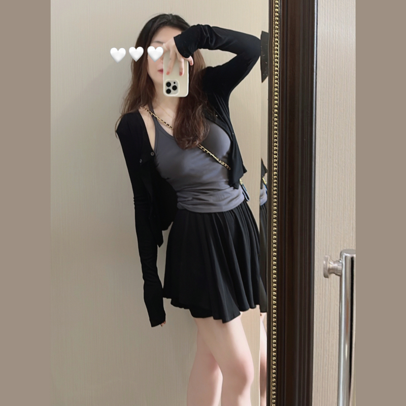 「蘑蘑嗳呗MoMoWoAi」春夏轻薄牛奶感~圆领黑灰色防晒空调短开衫