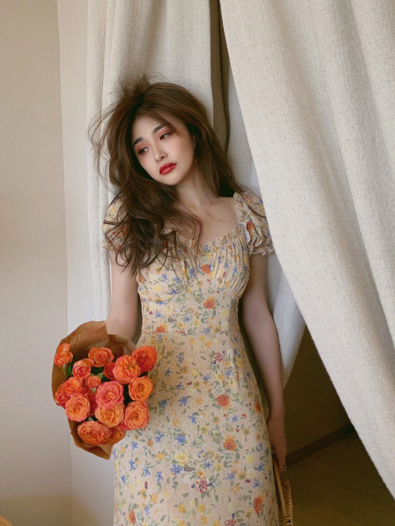 v领法式茶歇碎花连衣裙女夏温柔风气质收腰显瘦中长款复古桔梗裙