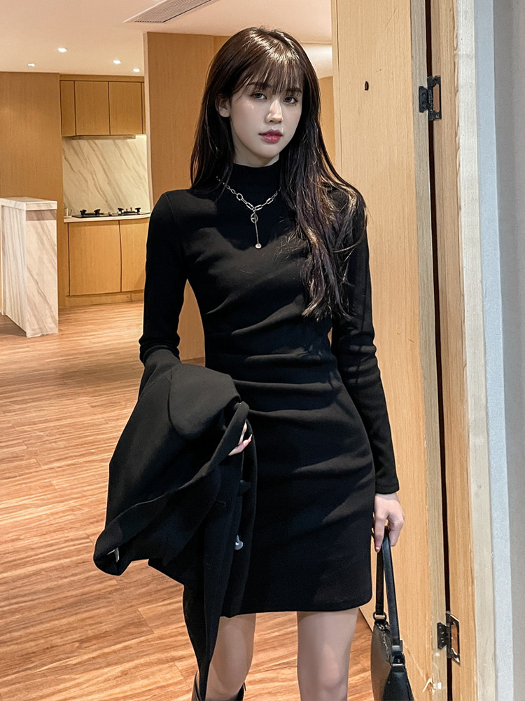 修身显身材毛衣打底黑色连衣裙女秋冬小个子内搭配大衣针织包臀裙