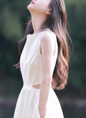 小心机露腰白色无袖背心连衣裙订婚领证礼服公主裙钓系约会裙夏季