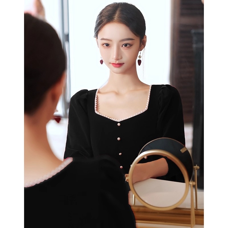 高级感赫本风黑色丝绒连衣裙秋冬