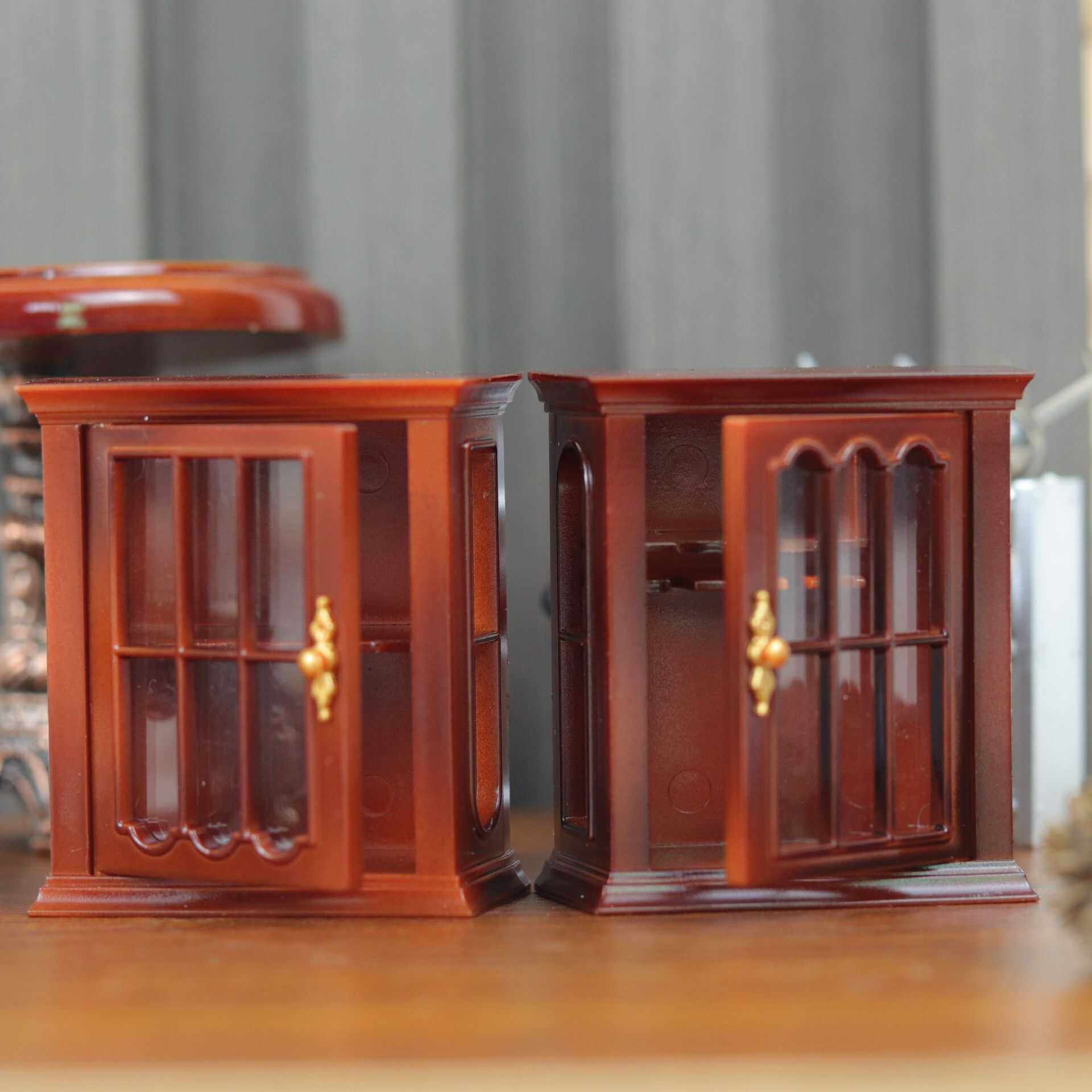 1:12娃娃屋迷你家具模型微缩摆件壁柜子置物架冰箱贴仿真小酒柜