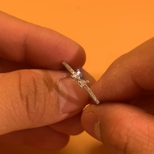 食指冰糖女款戒叠戒长方形冰花细排戴百搭S925钻戒纯银戒指莫桑石