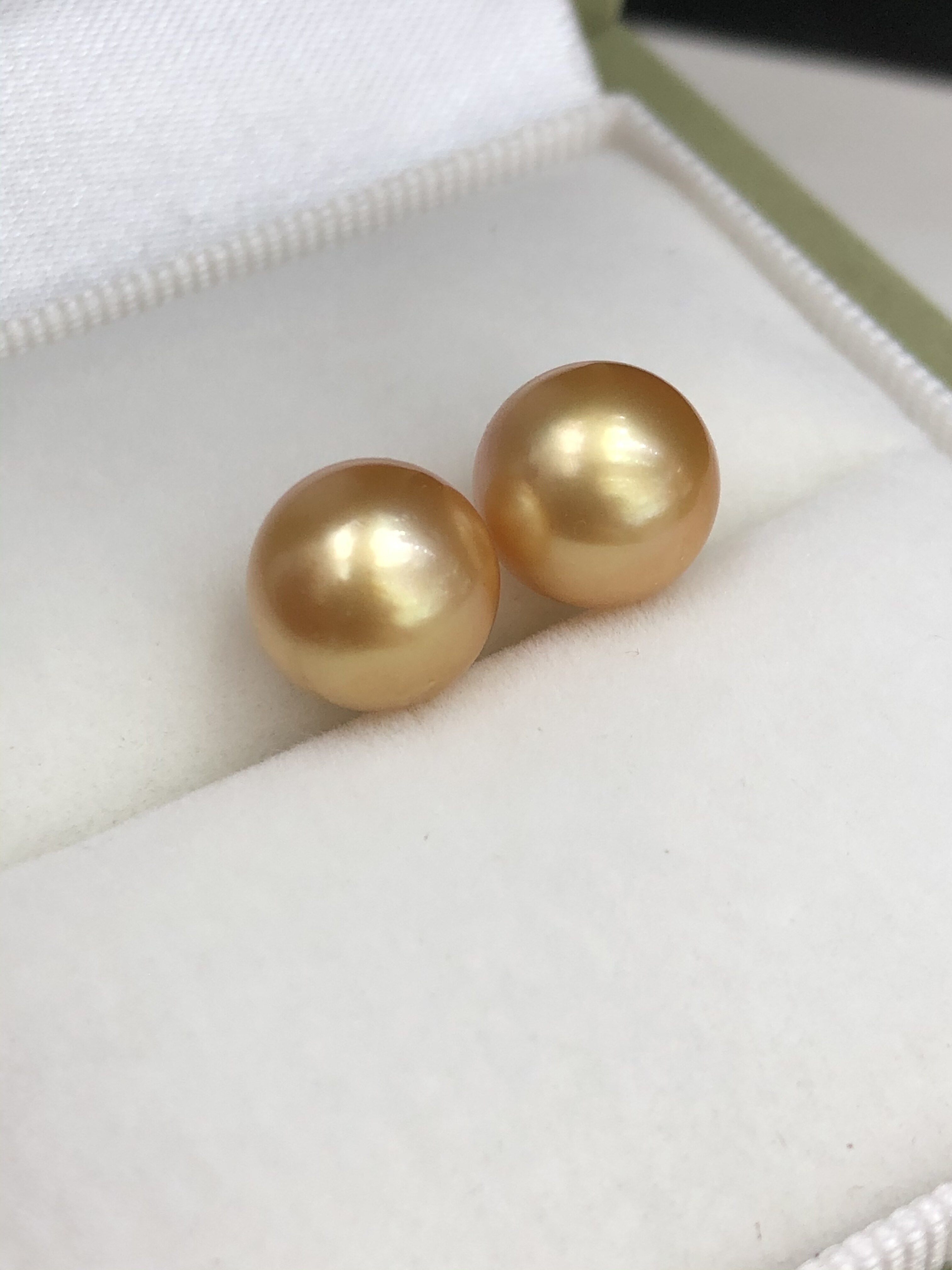 天然色海水南洋金珠8.6Mm正耳饰