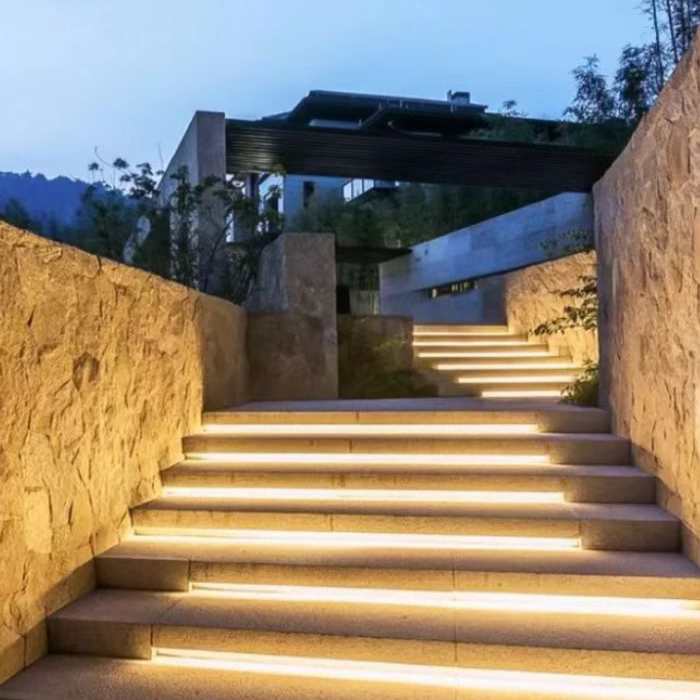 户外嵌入式台阶灯带防水庭院感应楼梯踏步灯室外广场公园阶梯步灯