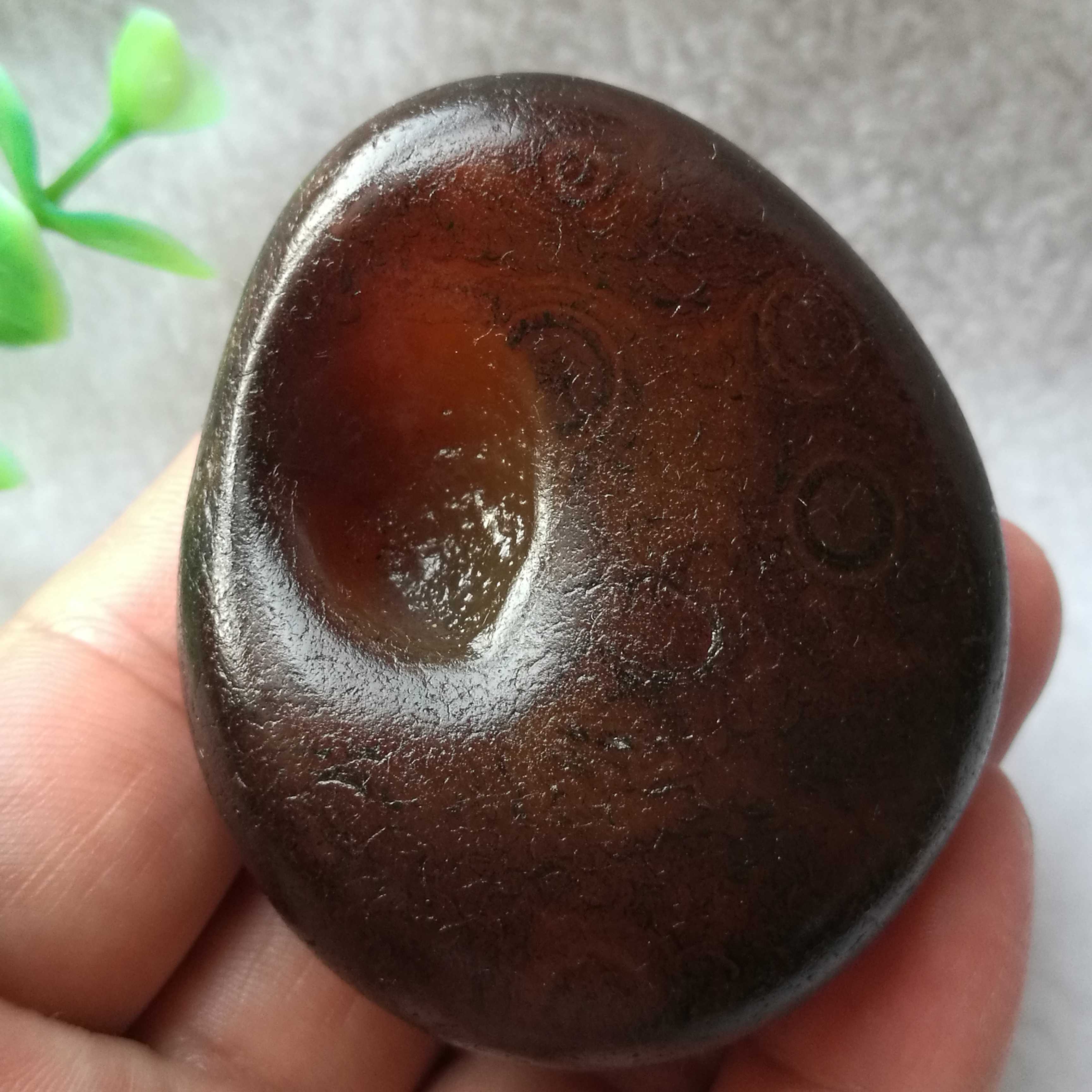 天然马岛玛瑙原石小摆件 花纹小天坑 众星环绕。纯天然原石把玩件