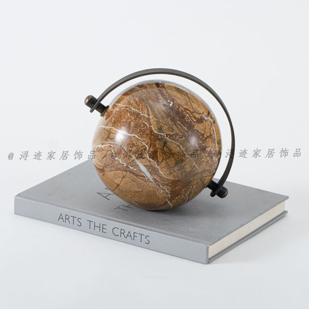 现代轻奢大理石地球仪抽象人物雕塑摆件样板间书房书桌装饰品摆饰