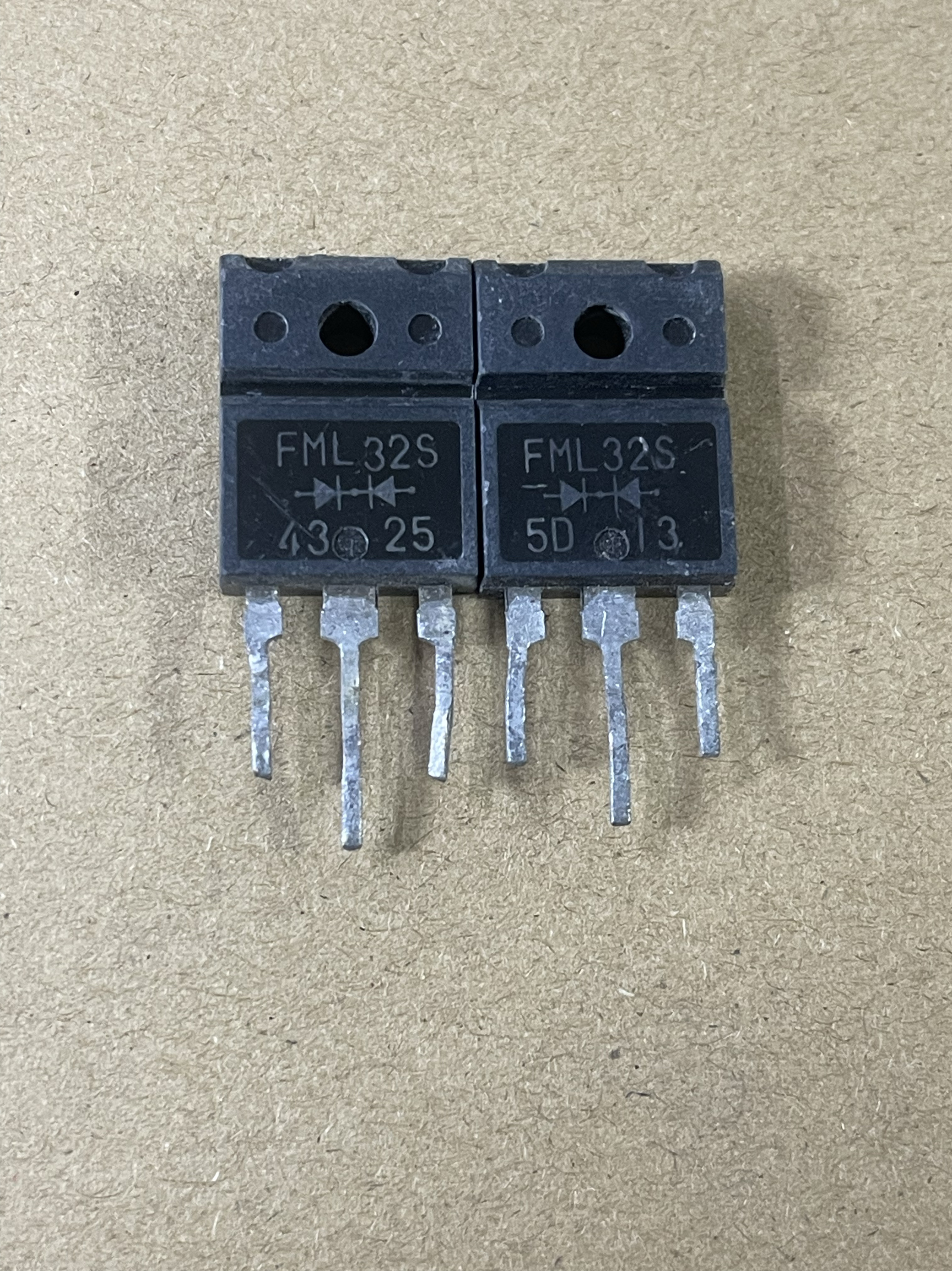 FML32S 塑封 进口拆机原字 整流快恢复管