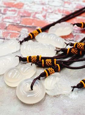 天然冰种玉髓佛公吊坠