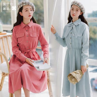秋冬森系文艺纯色蝴蝶结系带收腰中长款连衣裙女学院风裙子打底裙