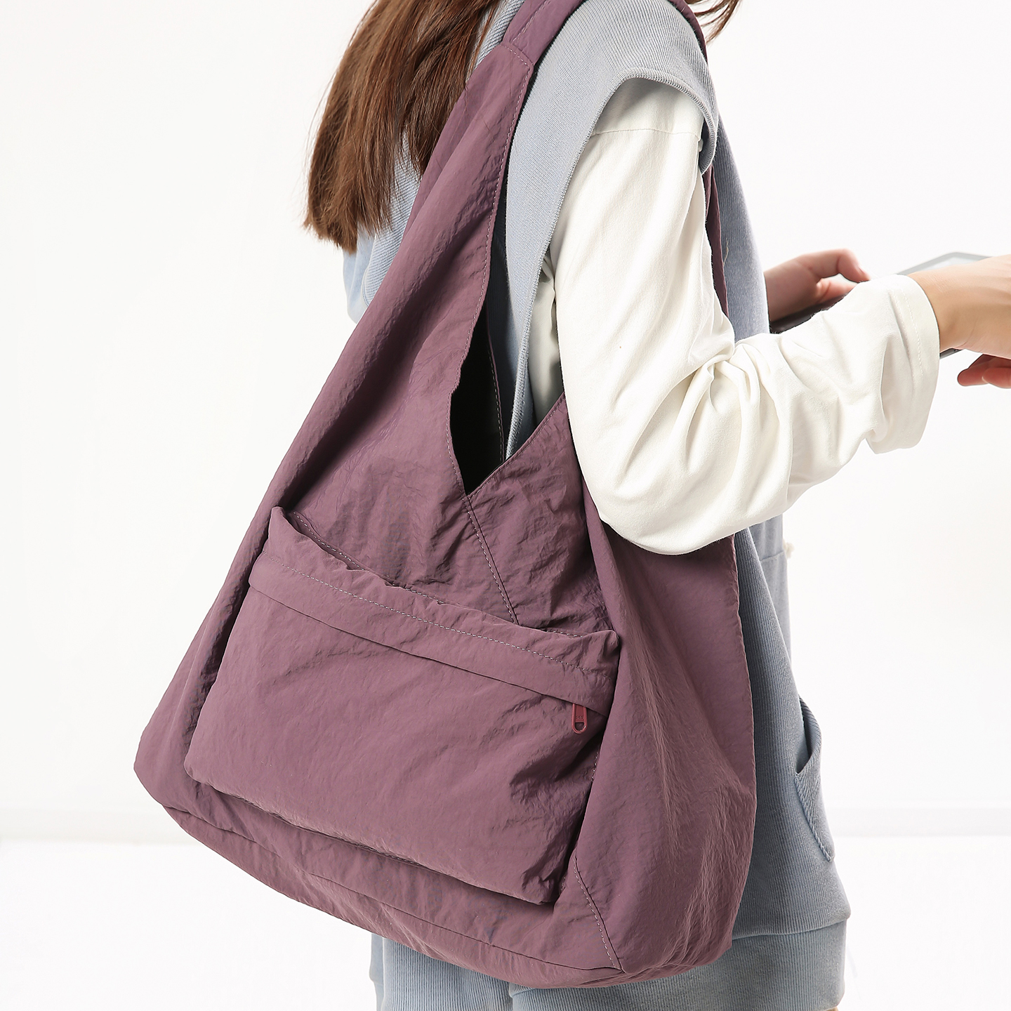 轻便包包女大容量防水单肩包纯色学生外出简约百搭休闲购物托特包