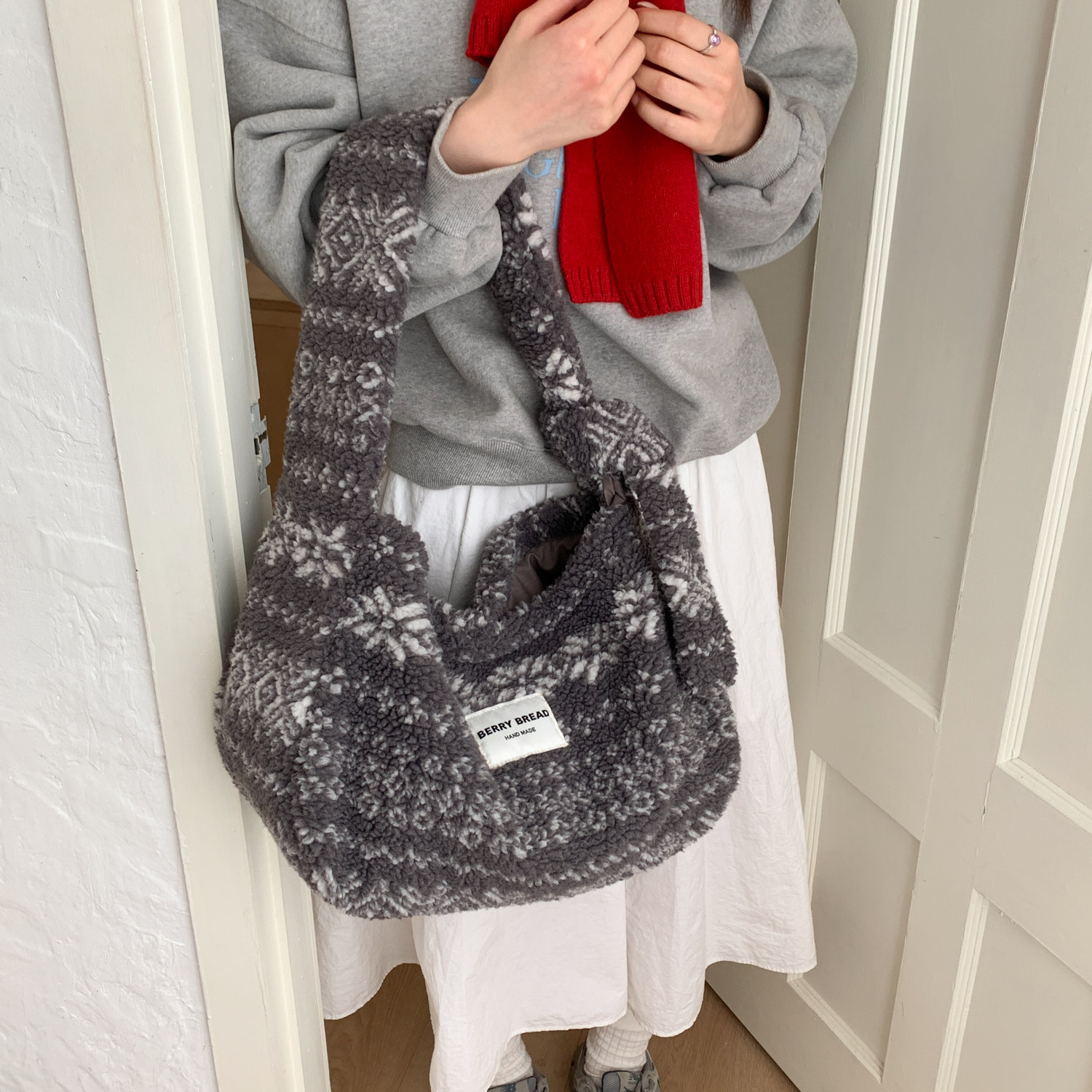 韩版学院风毛绒包包女冬季时尚可爱女生毛毛托特包大容量斜挎包