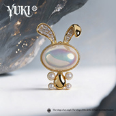 YUKI轻奢小兔子胸针女仿珍珠水钻彩虹贝金属别针配饰嘻哈痞帅胸花