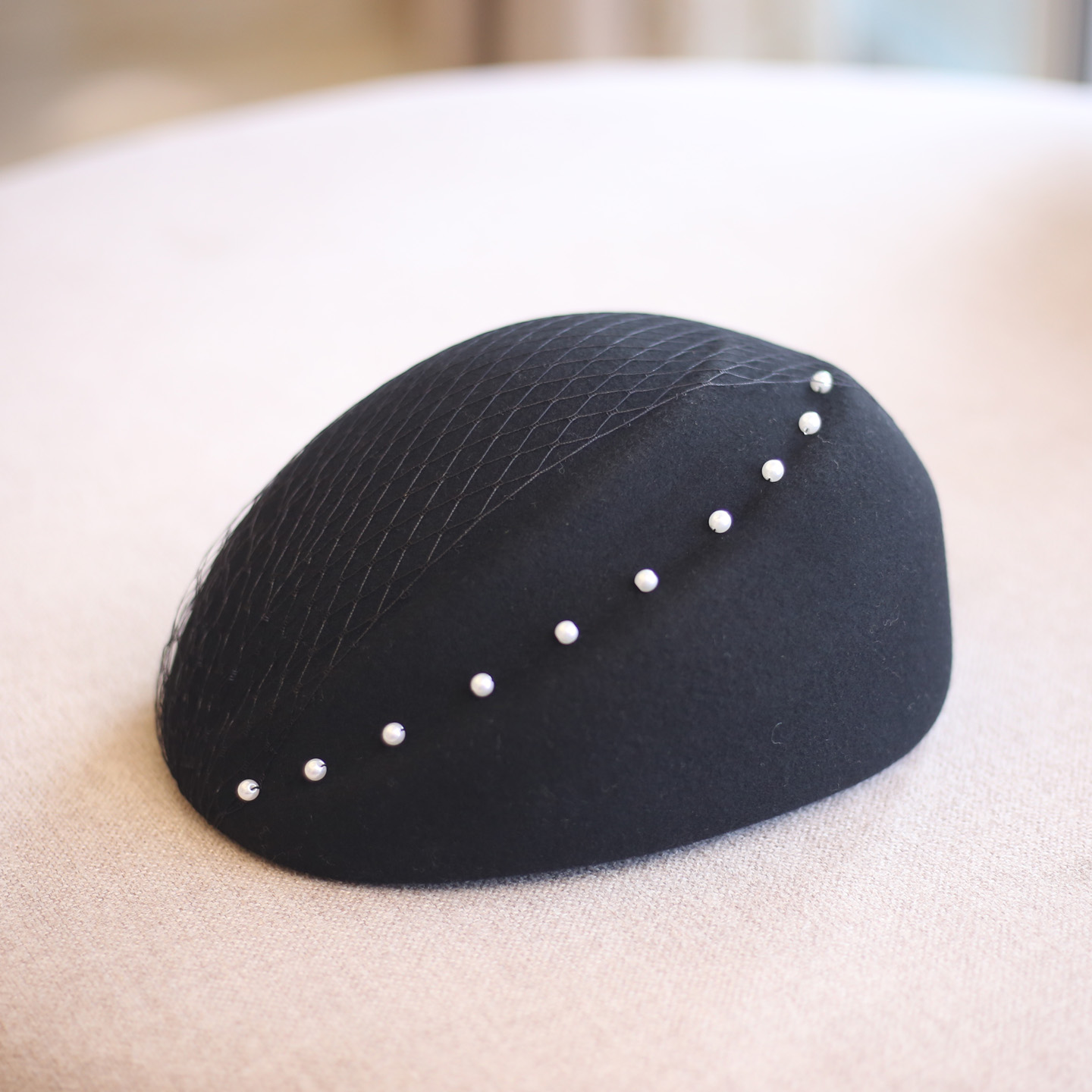 秋冬复古凹印珍珠羊毛呢圆顶贝雷帽礼帽毡帽女出游逛街保暖显脸小