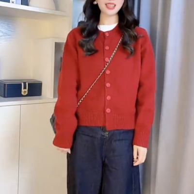 红色圆领大码针织开衫女减龄